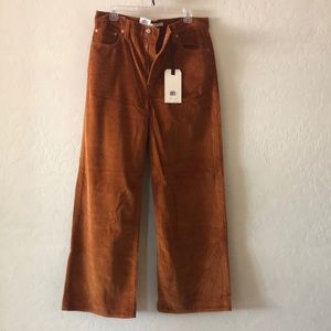 Levi’s Ribcage Curdoroy 32” x32”